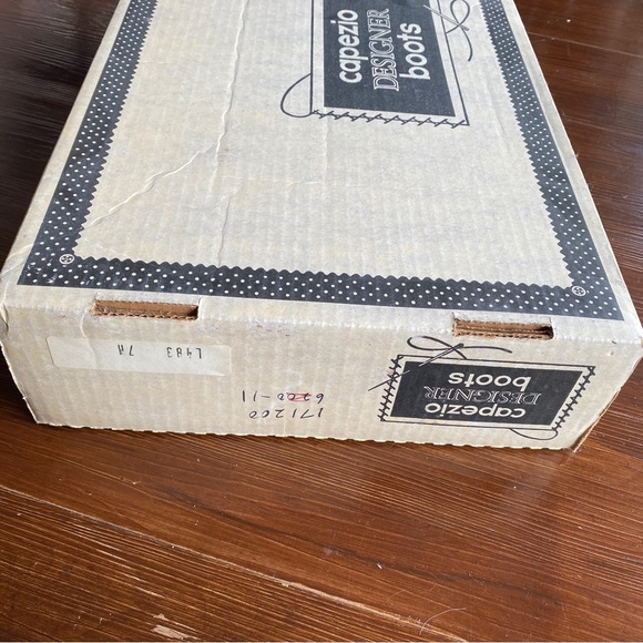 VINTAGE “Miss Capezio” Tan and Red Butterfly Cowboy Boots 🦋 - Picture 17 of 17